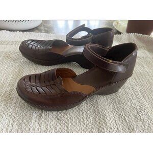 Nurture Briwn Women’s Sandals Velcro